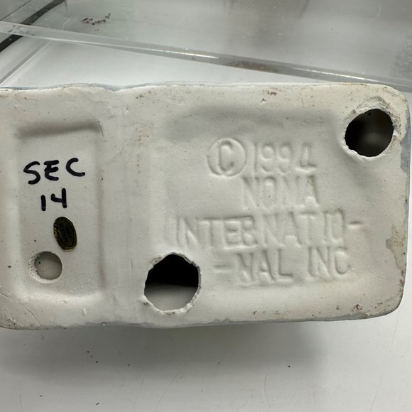 Vintage Noma Dickensville Porcelain Tree Stand Christmas Holiday Village Decor - Picture 6 of 14